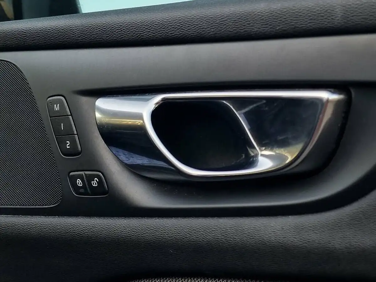 2020-volvo-v60-20-t4-r-design-plus-big-14