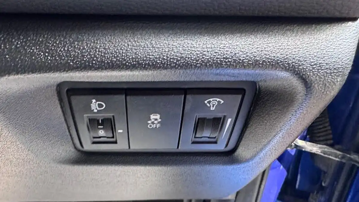 2011-hyundai-i20-14td-comfort-5d-big-17
