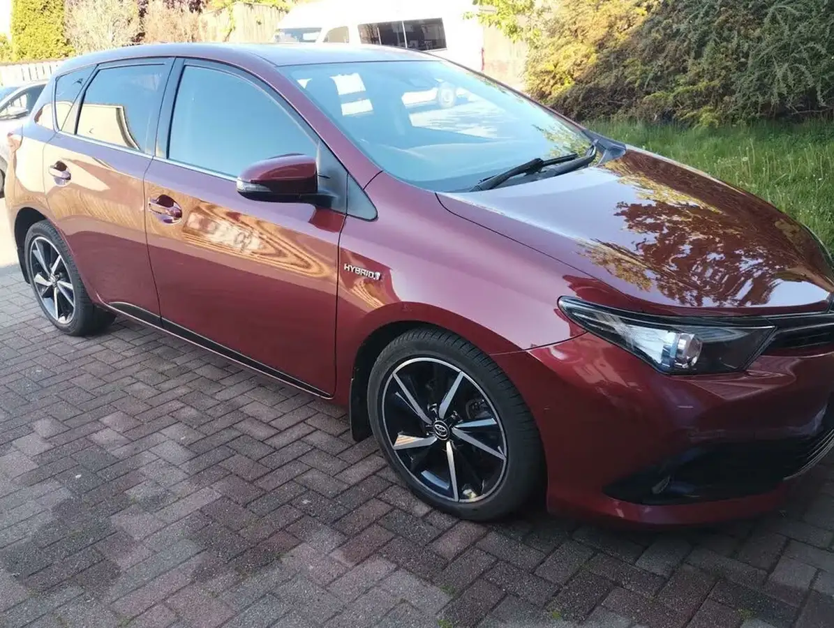2018-toyota-auris-18-vvt-i-hsd-design-hatchback-big-2