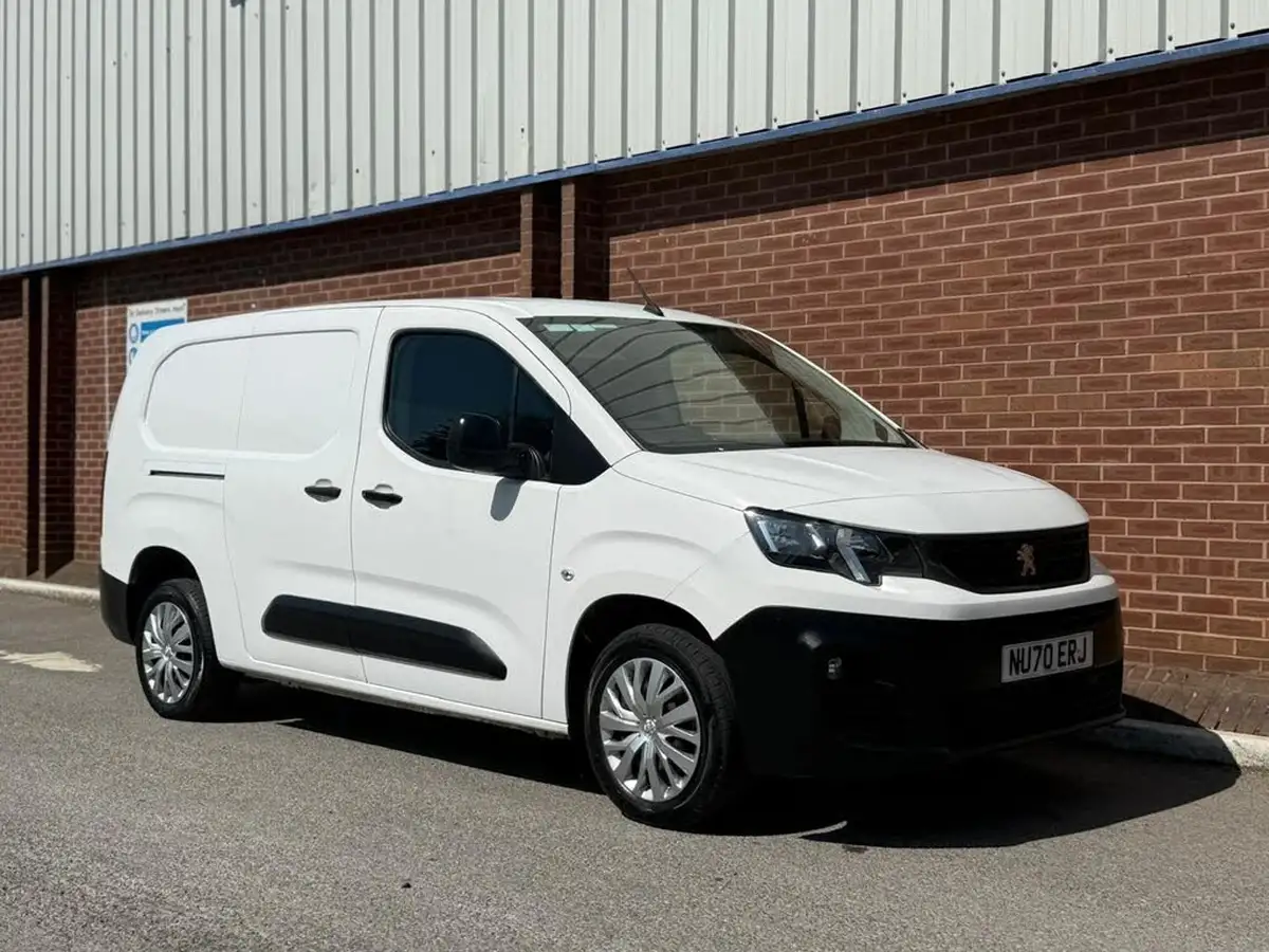 2020-peugeot-partner-15-bluehdi-950-professional-100ps-eu6dt-long-panel-big-1