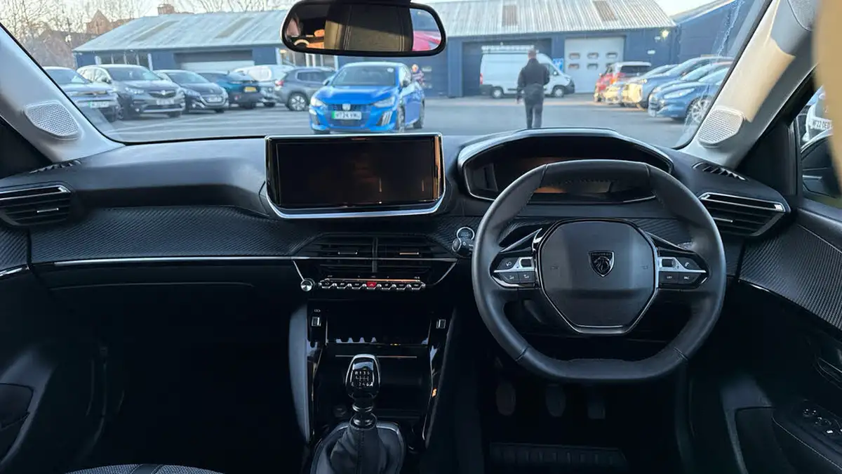 2024-peugeot-208-12-puretech-allure-big-3