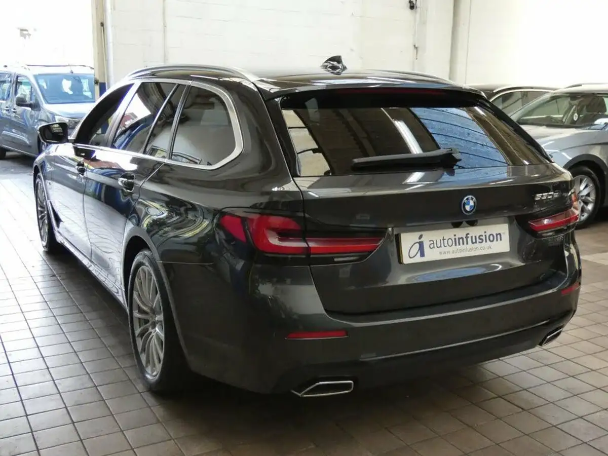 2022-bmw-5-series-20-530e-se-touring-5d-big-20