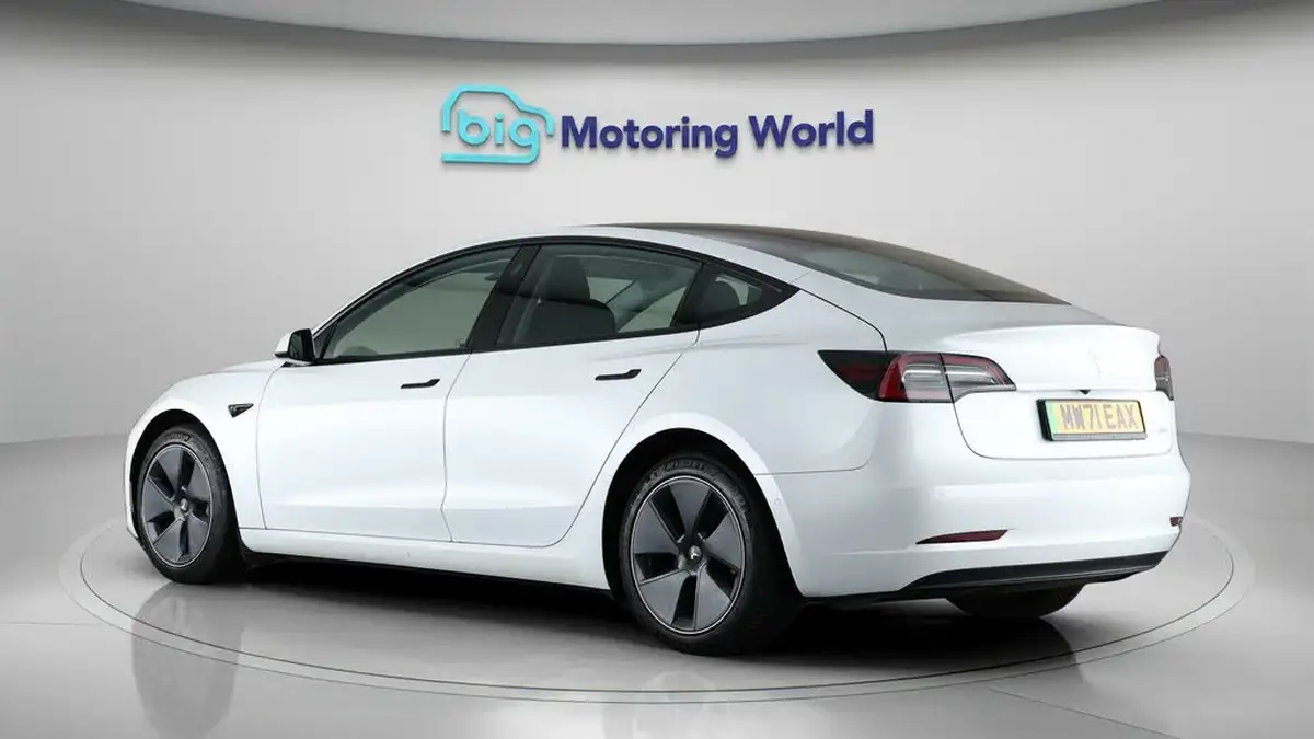 2021-tesla-model-3-e-long-range-awd-big-4