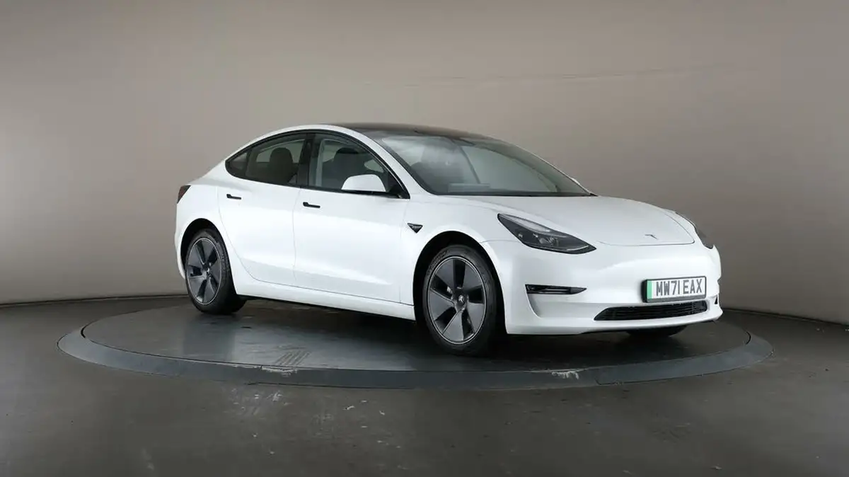2021-tesla-model-3-e-long-range-awd-big-52