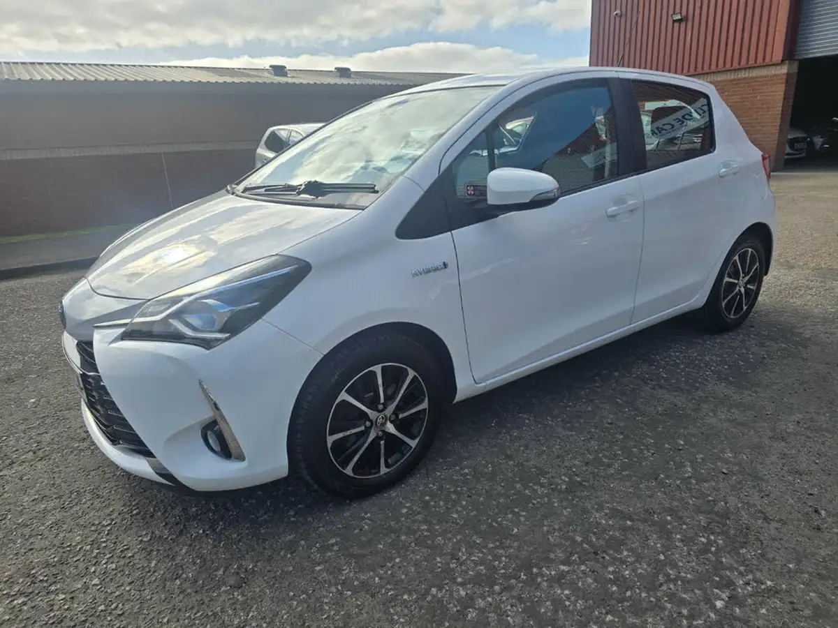 2019-toyota-yaris-15-vvt-i-icon-tech-98bhp-hybrid-1497cc-e-cvt-big-26