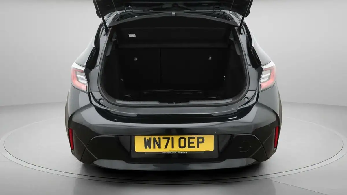 2021-toyota-corolla-18-vvt-i-icon-tech-trk-hatchback-5d-big-17