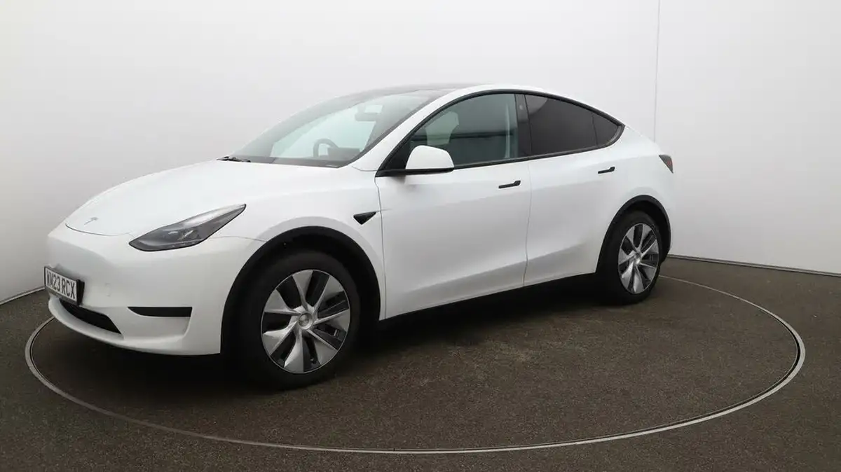 2023-tesla-model-y-e-rwd-big-66