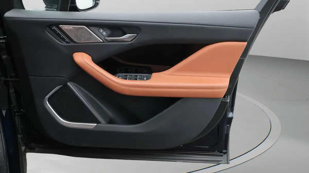 2021-jaguar-i-pace-ev400-hse-big-15