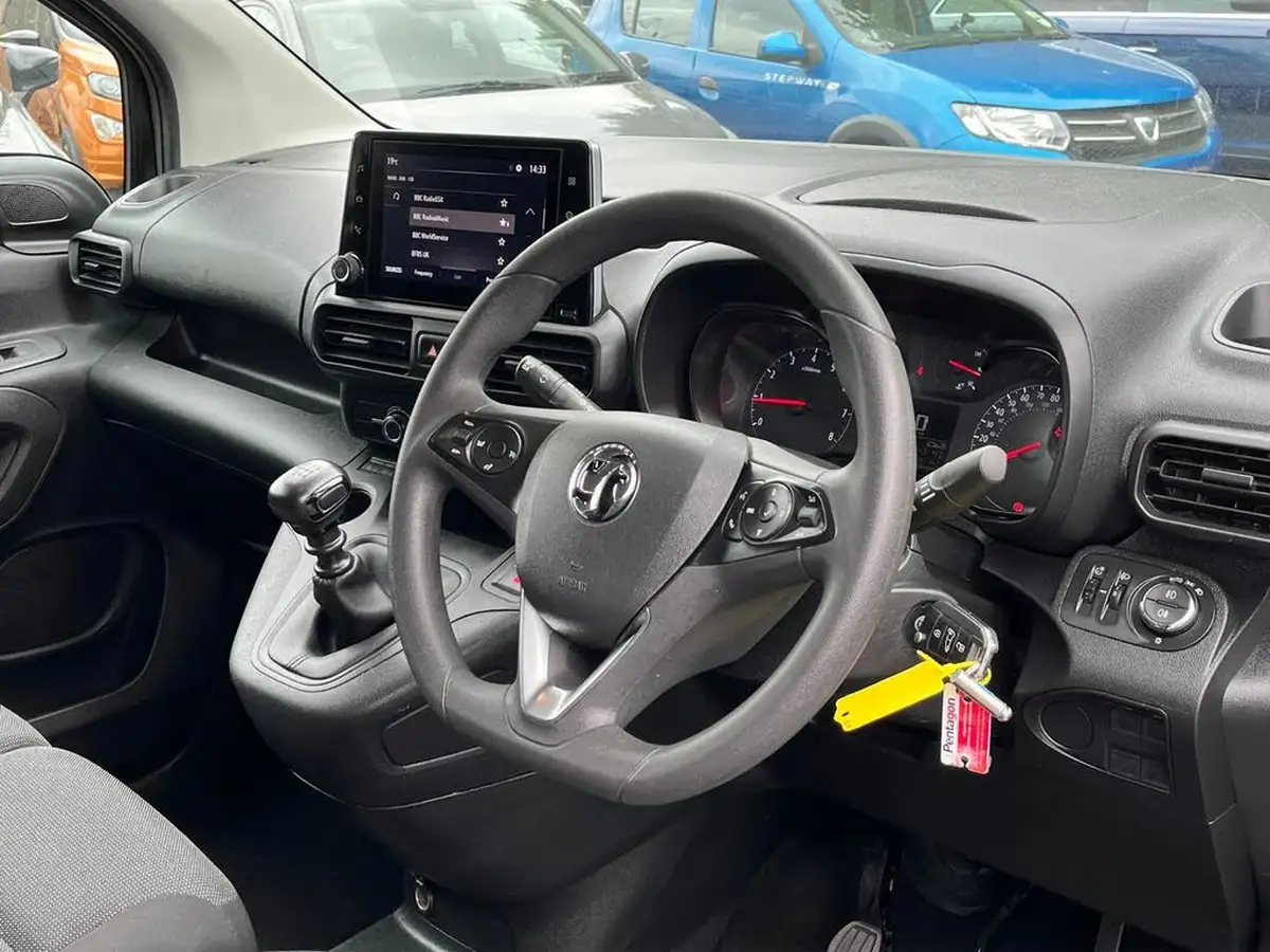 2021-vauxhall-combo-15cdti-sportive-2300-130pseu6d-t-4x4-l1h1-panel-big-5