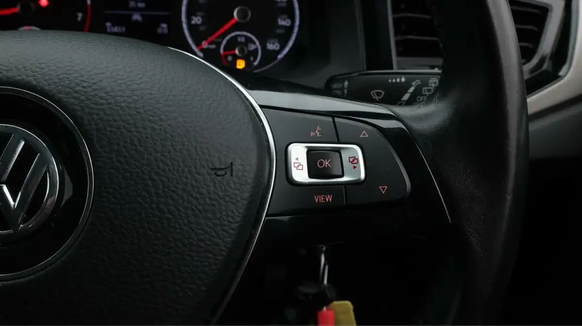 2020-volkswagen-polo-10-tsi-match-big-24