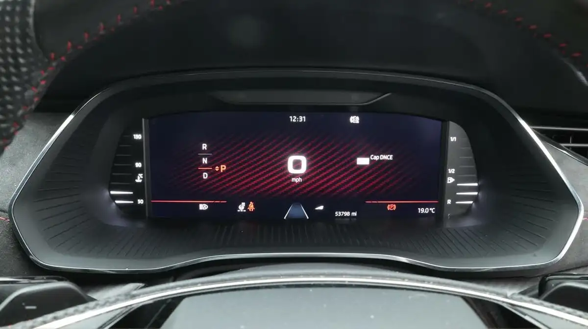 2021-skoda-octavia-20tdi-vrs-estate-big-10