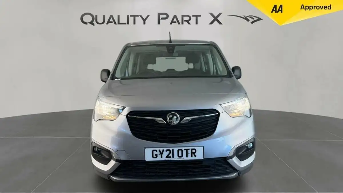 2021-vauxhall-combo-life-12i-edition-big-7