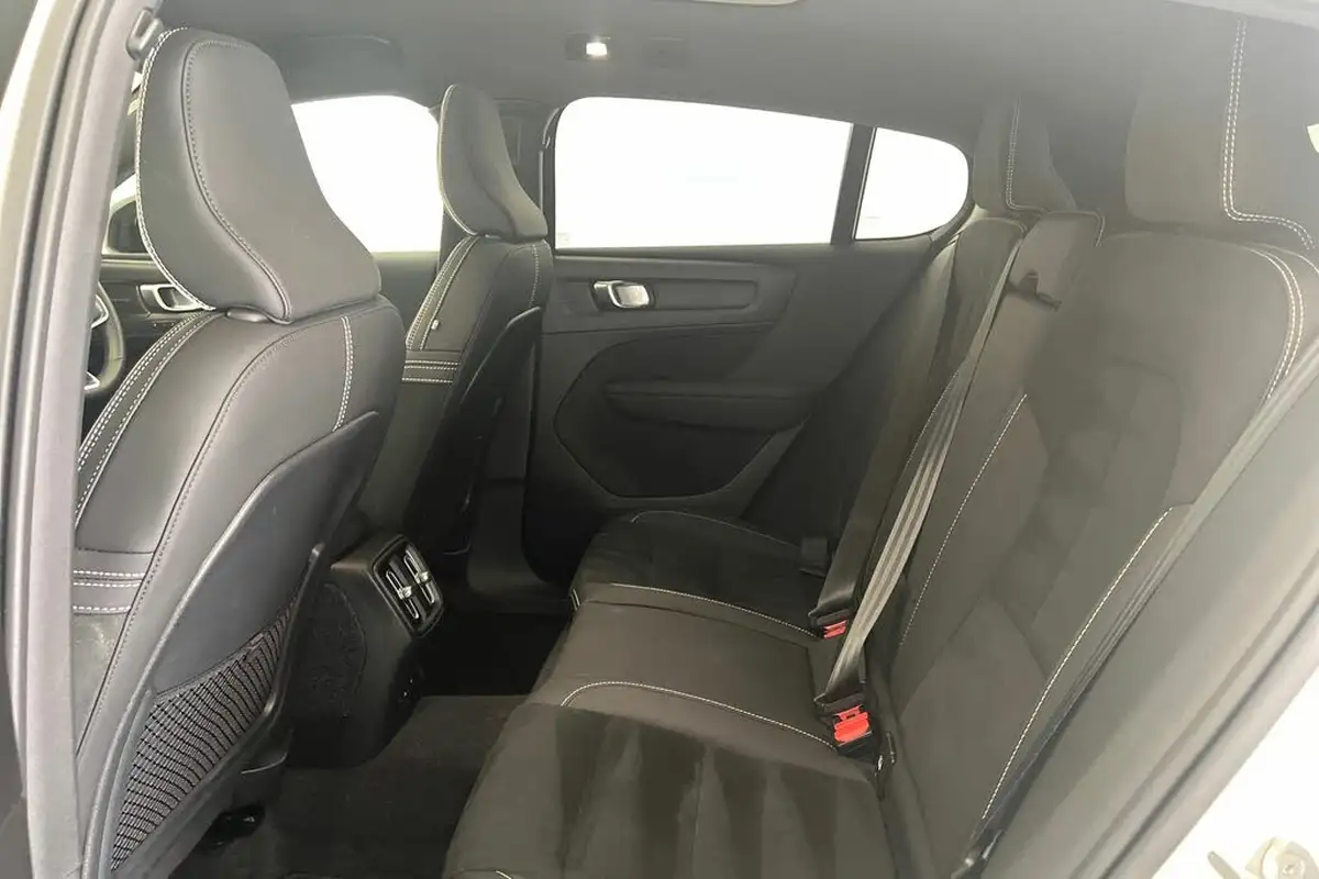 2022-volvo-c40-e-twin-recharge-pro-big-16