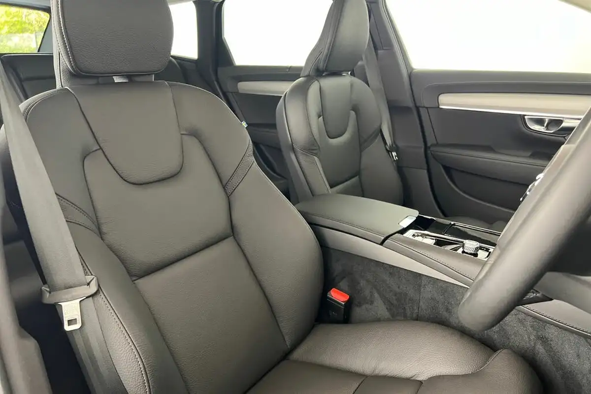2024-volvo-v90-20-t6-r-design-big-28