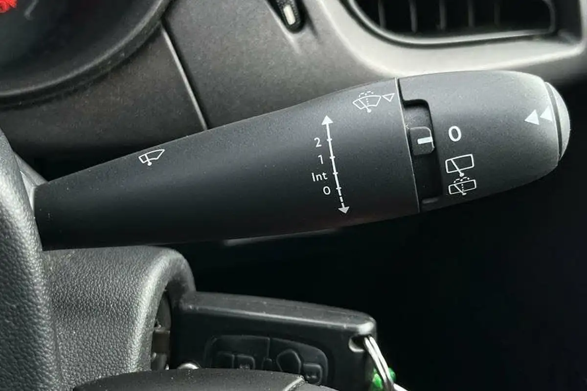2015-citroen-c3-12-selection-big-14