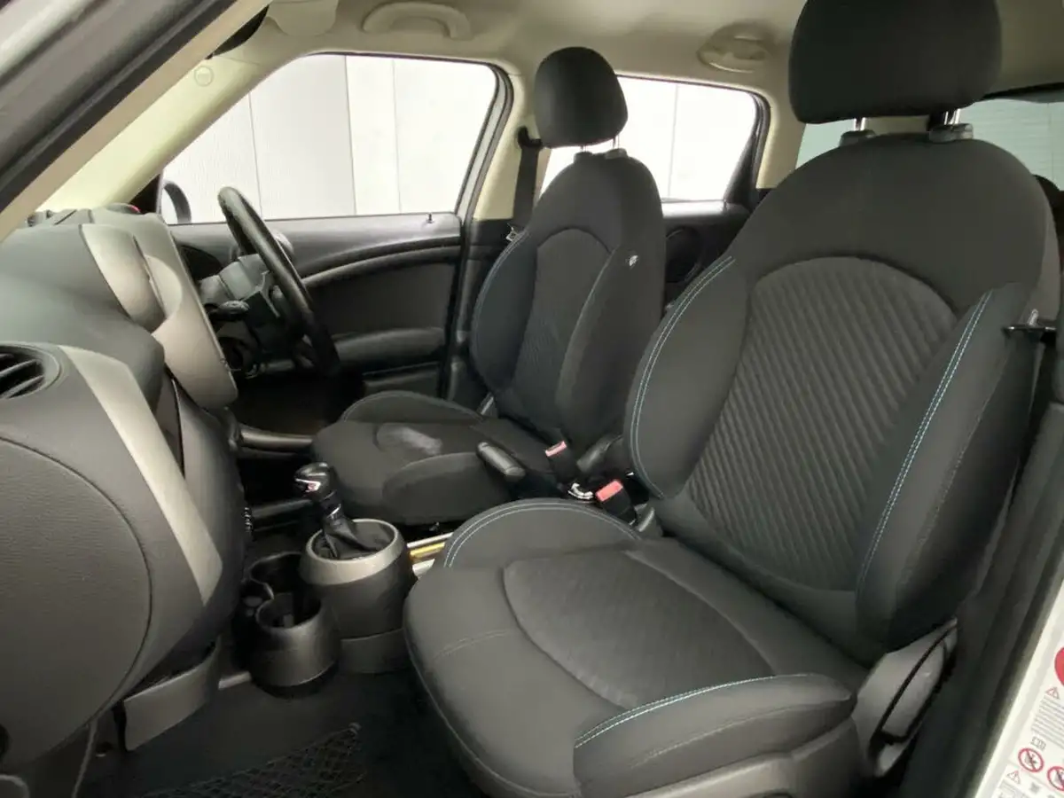 2012-mini-countryman-16-cooper-s-auto-big-41
