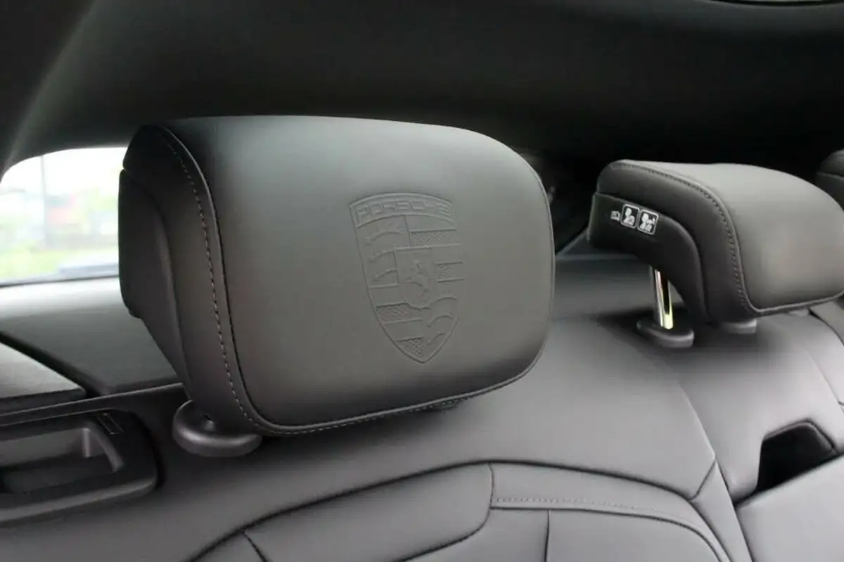 2024-porsche-taycan-e-4s-sport-turismo-544ps-big-27