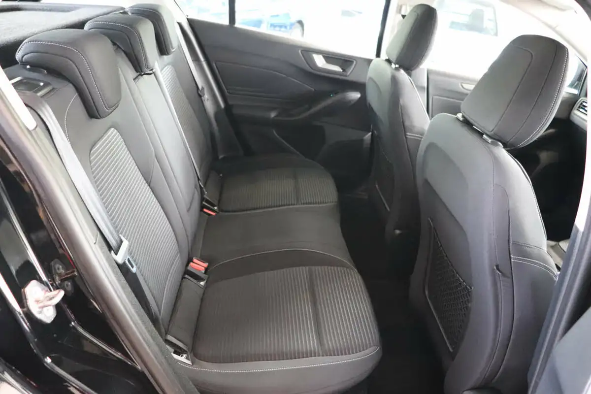 2019-ford-focus-10t-titanium-ss-hatchback-big-27