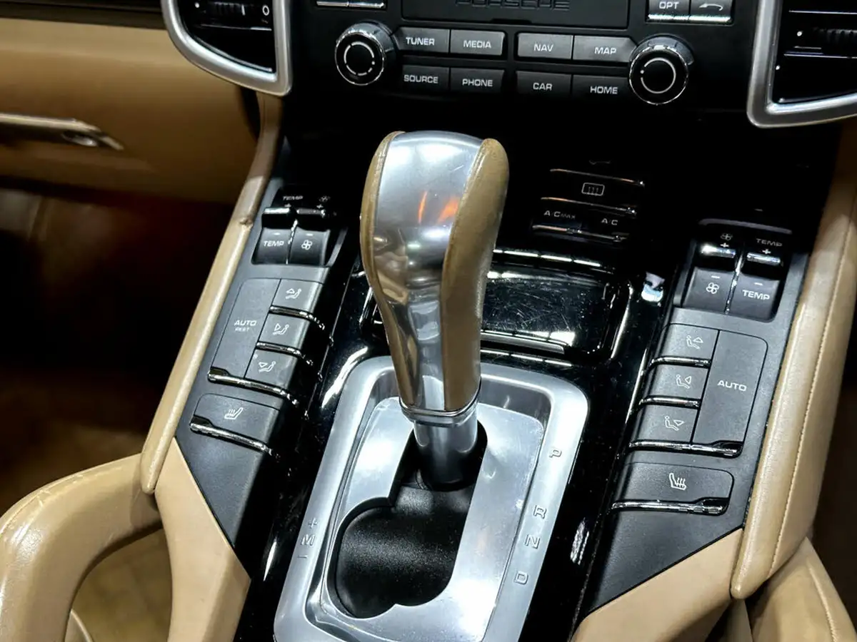 2016-porsche-cayenne-30td-platinum-edition-big-47