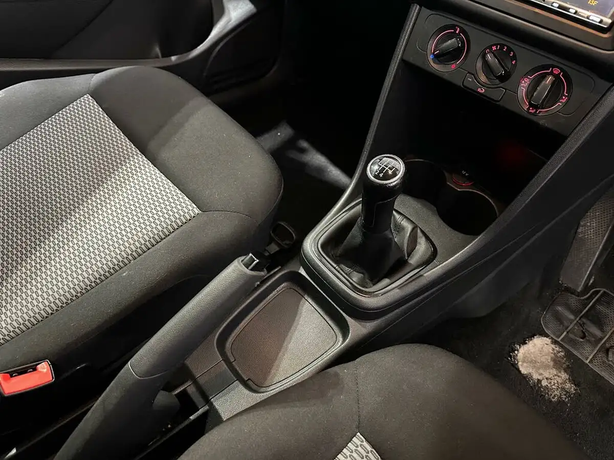 2011-volkswagen-polo-12-s-3d-big-34