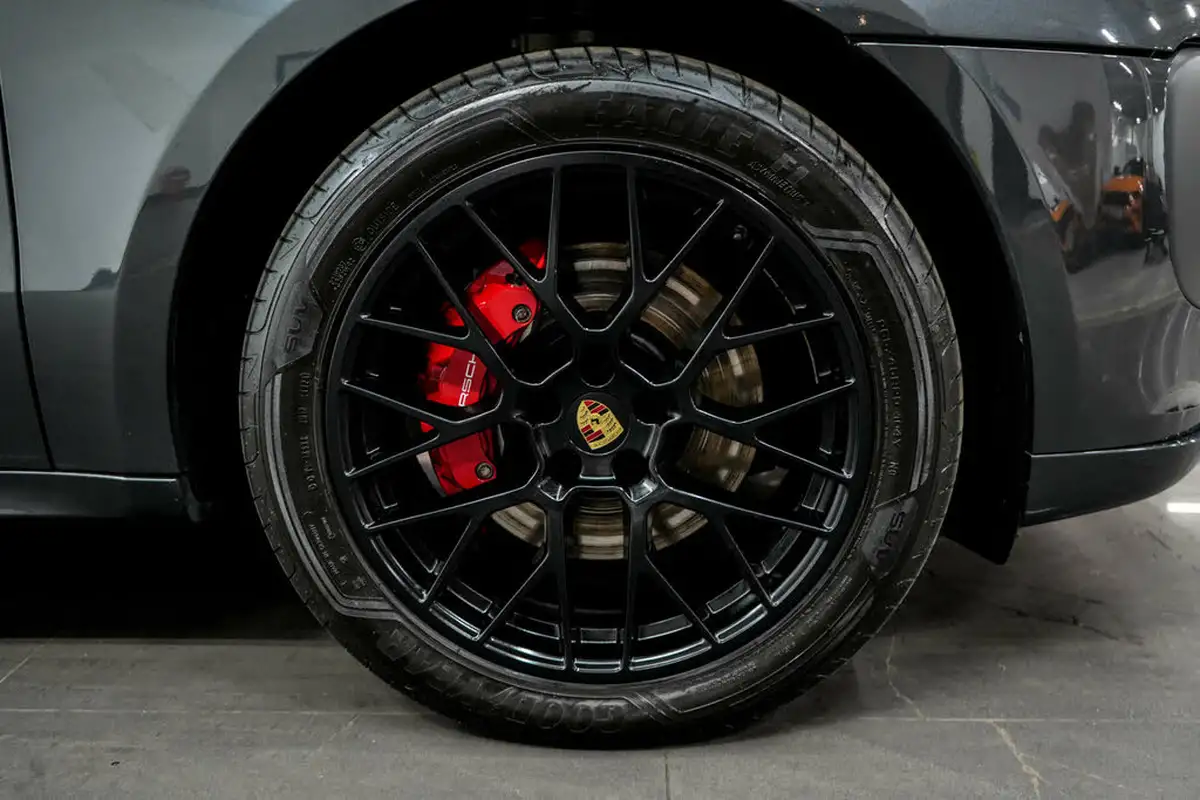 2020-porsche-macan-29-v6-gts-big-6