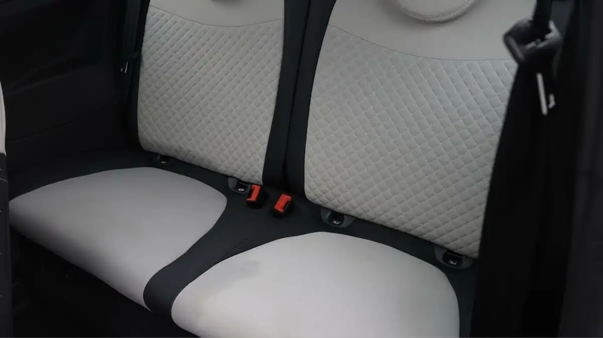 2022-fiat-500-10-dolcevita-big-15