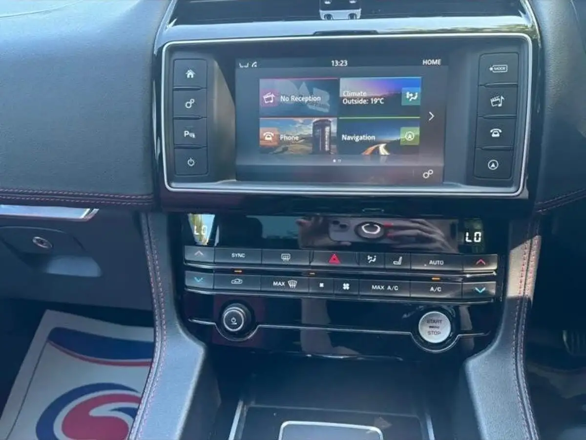 2016-jaguar-f-pace-20-i4d-r-sport-awd-auto-big-18