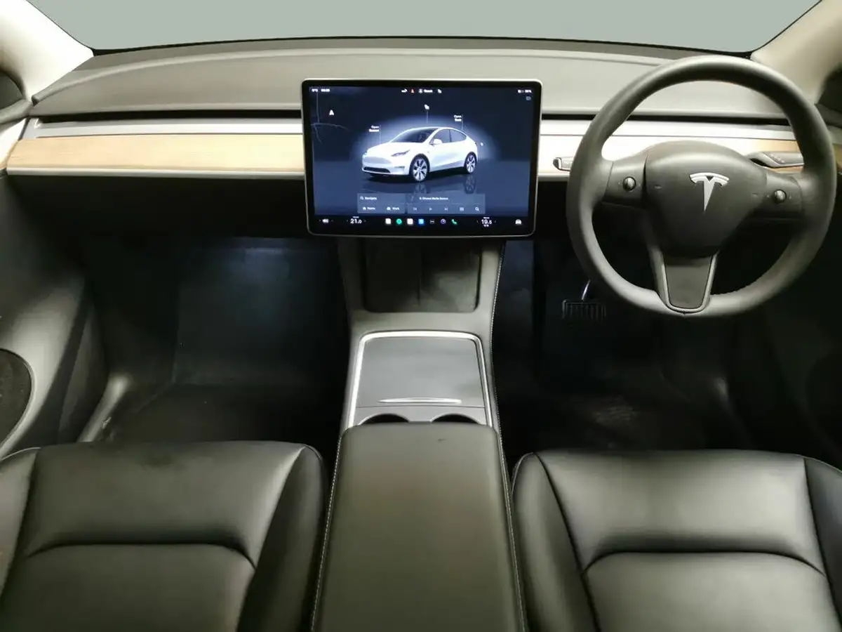 2023-tesla-model-y-e-rwd-big-2