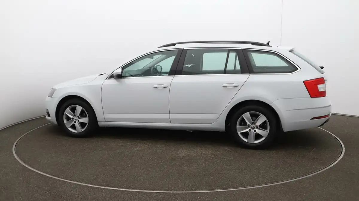 2020-skoda-octavia-16tdi-se-technology-estate-big-57