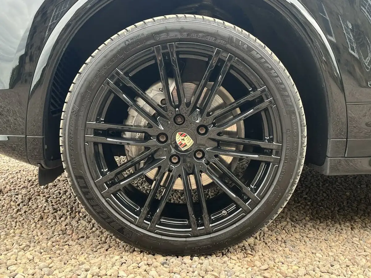 2016-porsche-cayenne-30td-big-14