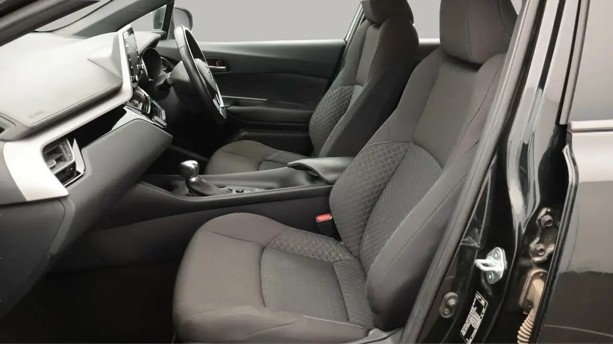 2020-toyota-c-hr-18-vvt-i-icon-parking-pack-big-14