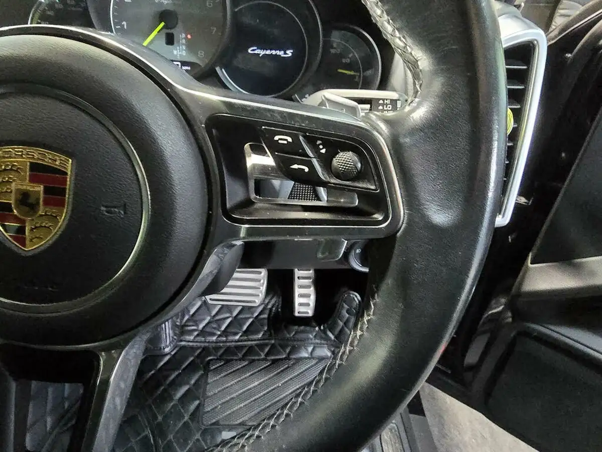 2015-porsche-cayenne-30-s-e-hybrid-big-9