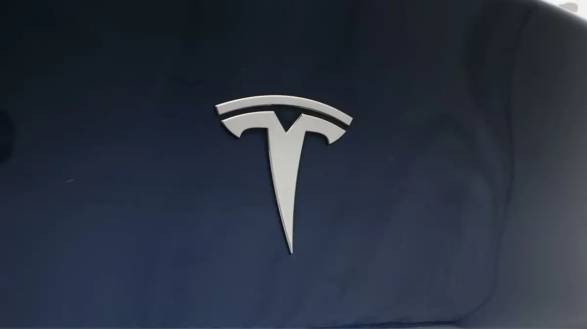 2022-tesla-model-y-e-long-range-big-20