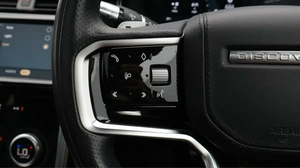 2021-land-rover-discovery-sport-20-d200-r-dynamic-hse-big-26