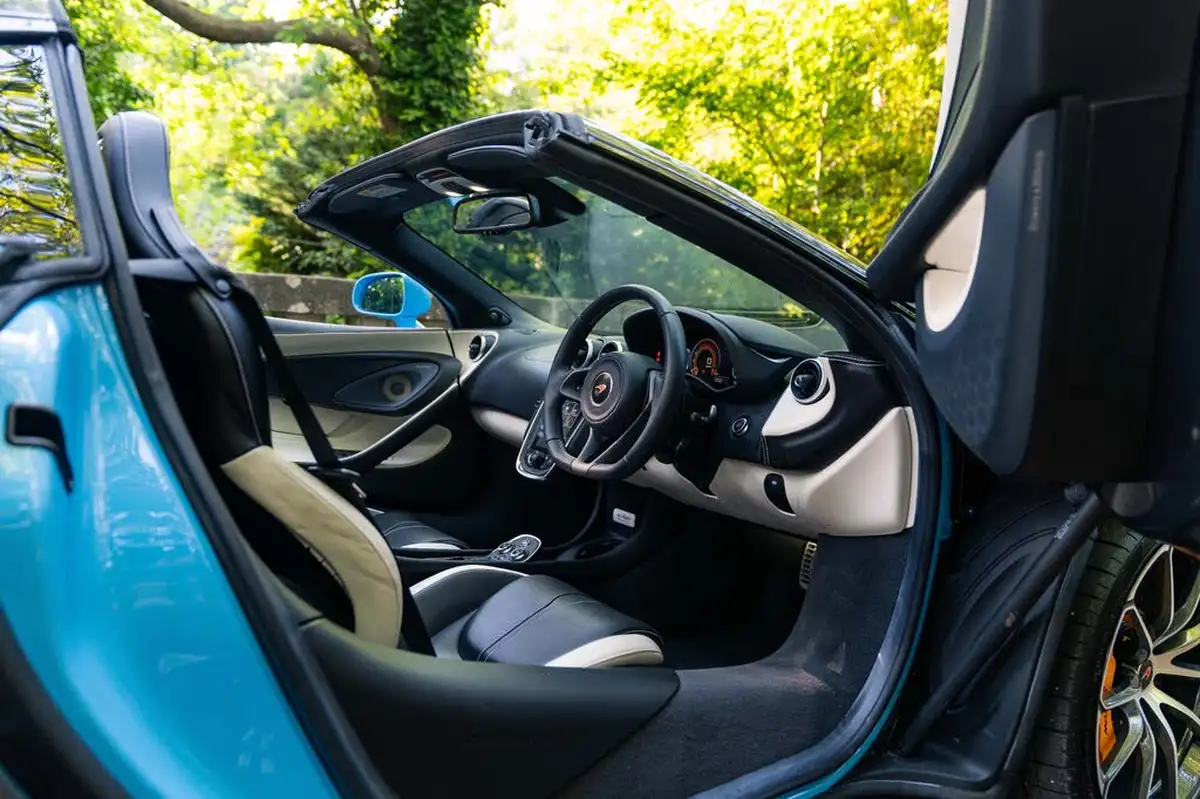2018-mclaren-570s-38-coupe-big-13