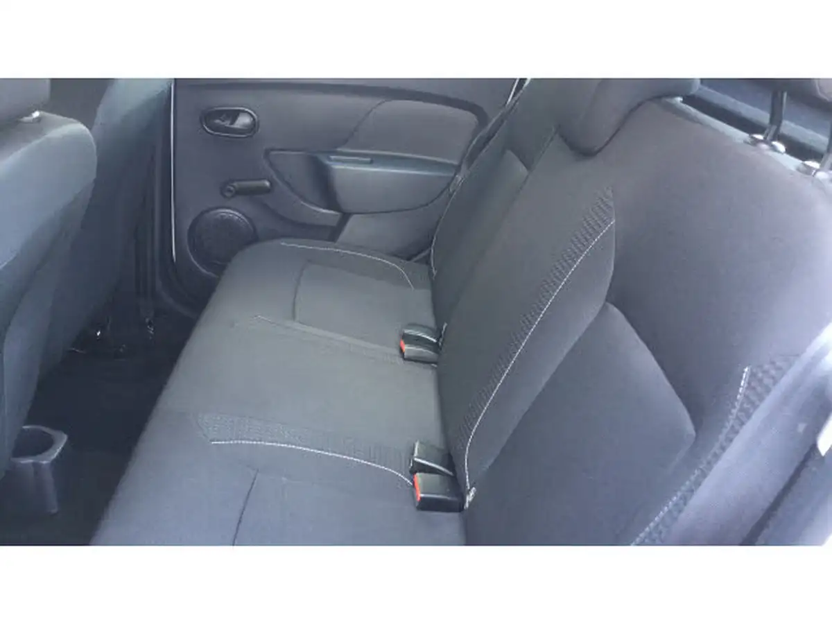 2018-dacia-sandero-10-sce-essential-big-20