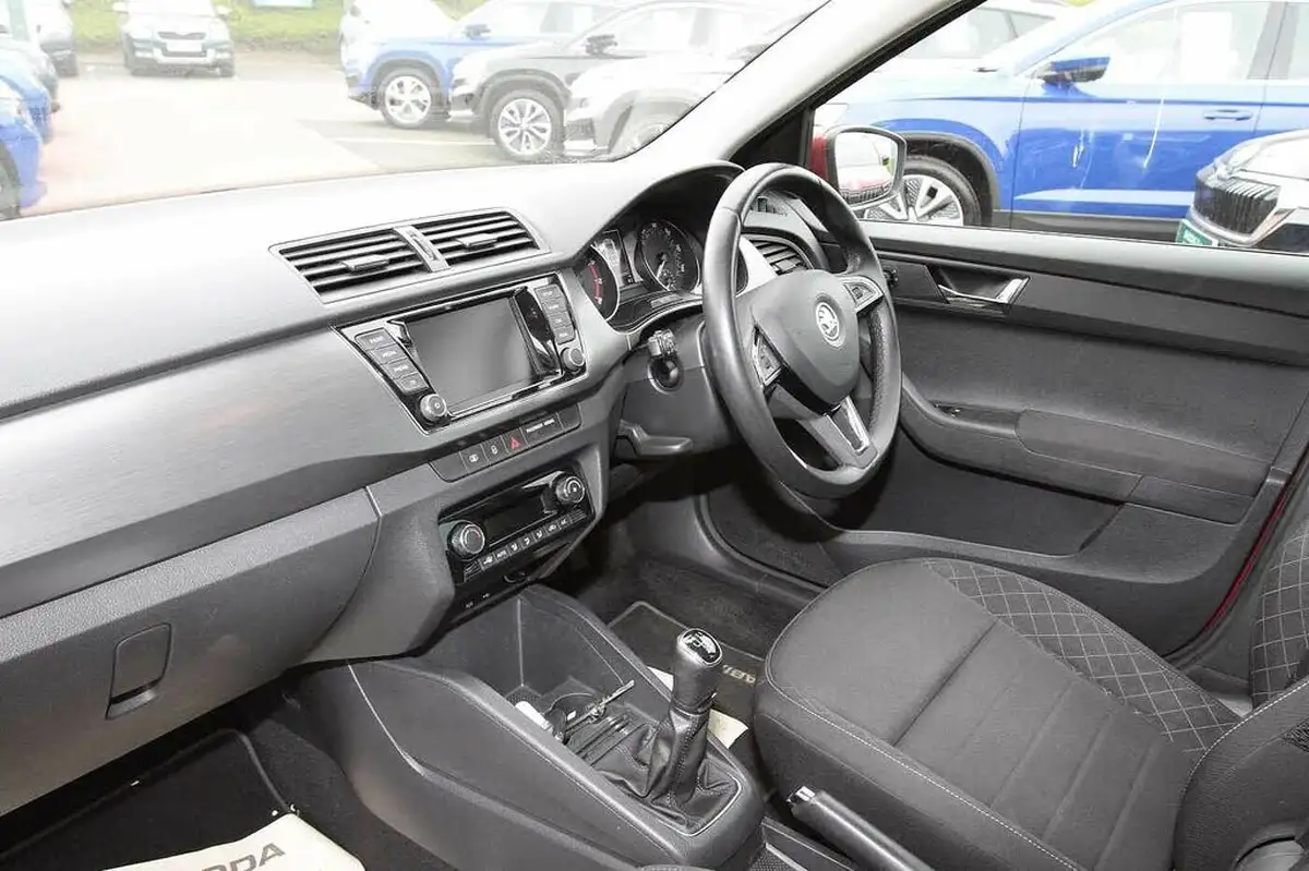 2017-skoda-fabia-12-tsi-se-l-90ps-hatchback-big-1