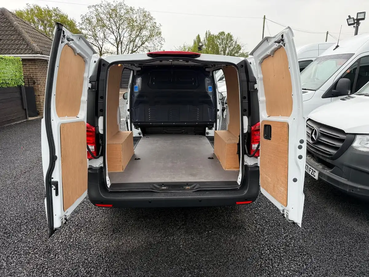 2021-mercedes-benz-vito-20cdi-114-progressive-l2-134bhpeu6dt-panel-1749cc-9g-tronic-big-13