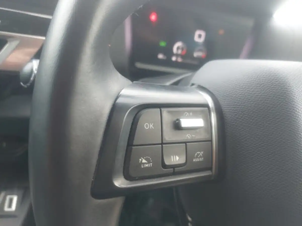 2022-citroen-c4-12-puretech-shine-130ps-big-16