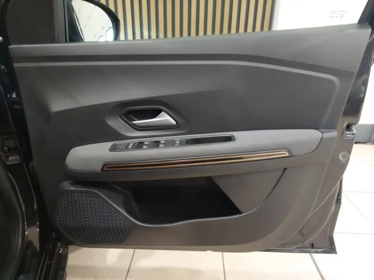 2024-dacia-sandero-stepway-10-tce-extreme-90bhp-big-9