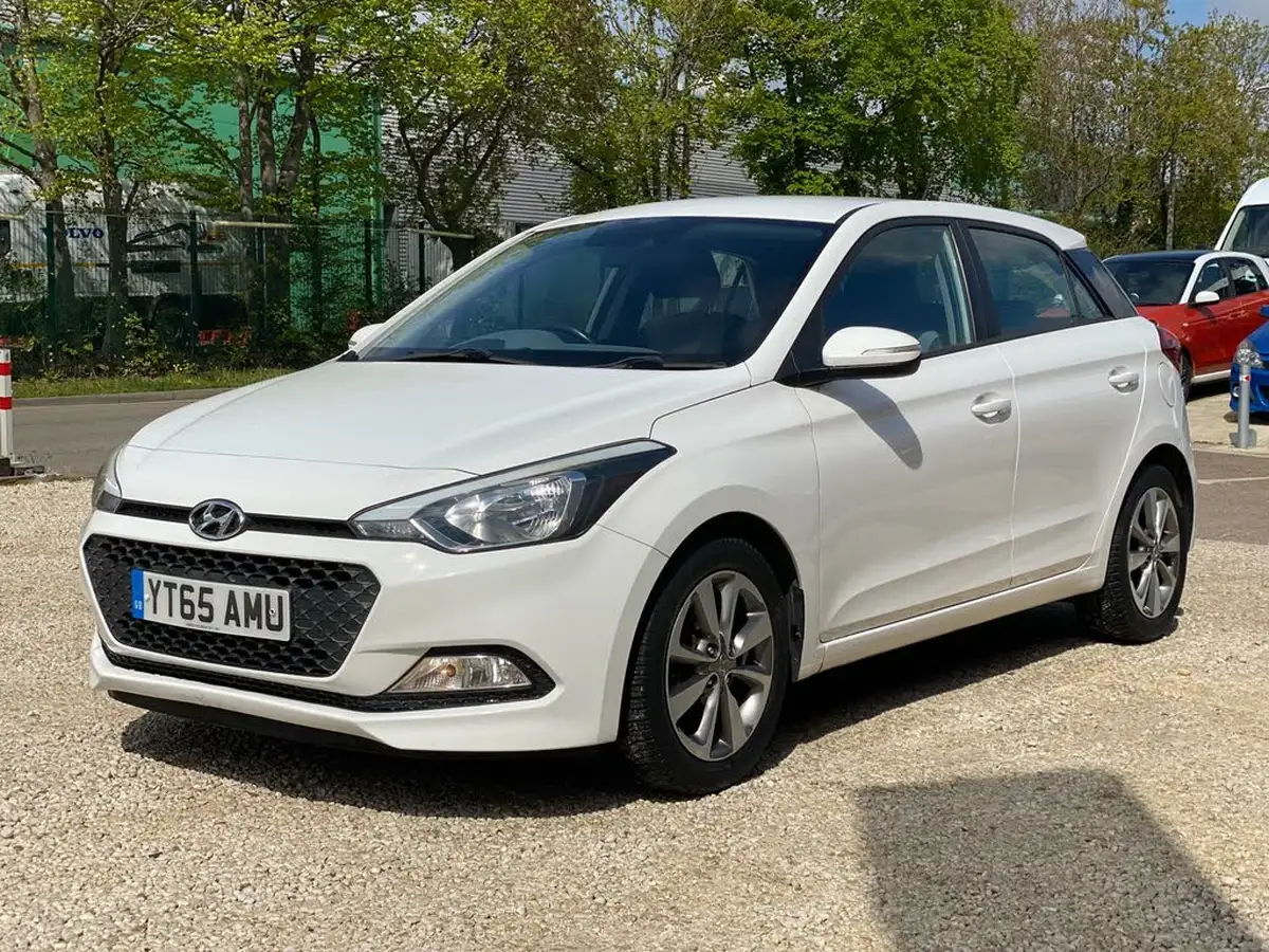 2015-hyundai-i20-12-se-hatchback-5d-big-14