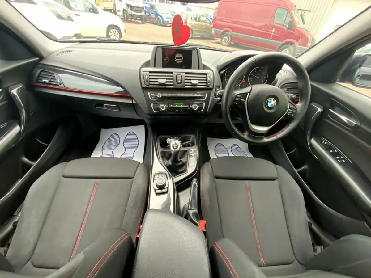 2015-bmw-1-series-20td-116d-sport-5d-big-1