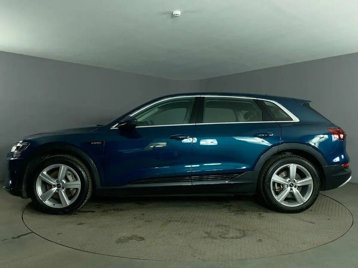 2022-audi-e-tron-55e-technik-station-wagon-big-4