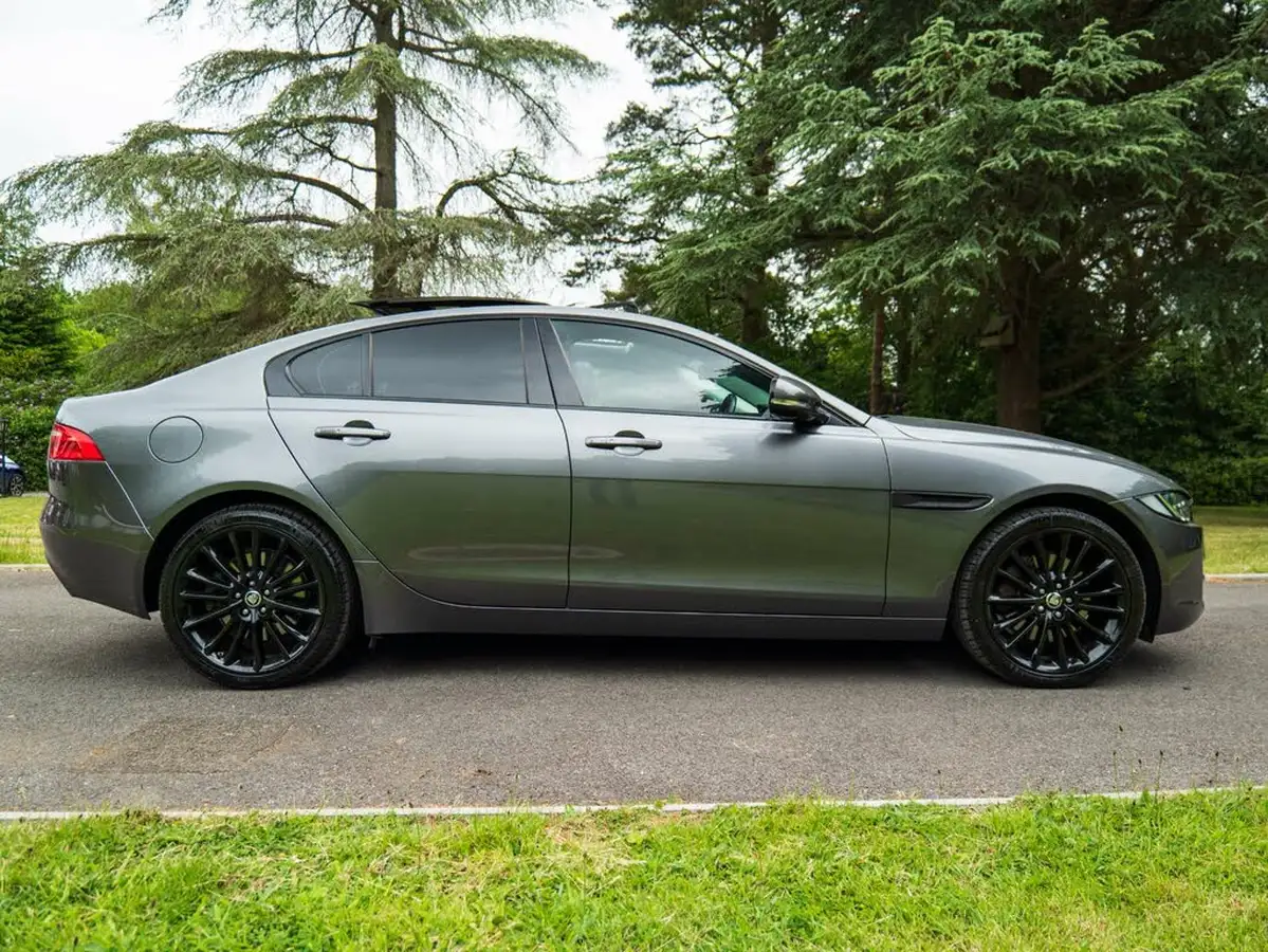 2017-jaguar-xe-20d-portfolio-180ps-awd-ss-1999cc-auto-big-7