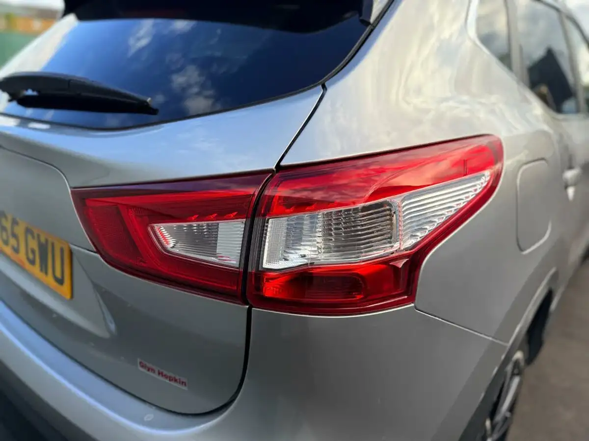 2015-nissan-qashqai-16dci-tekna-xtronic-cvt-big-39
