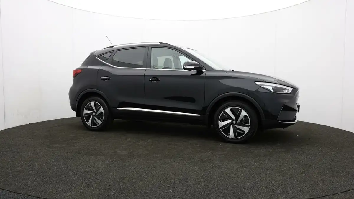 2023-mg-zs-suv-e-trophy-connect-ev-156ps-long-range-big-37