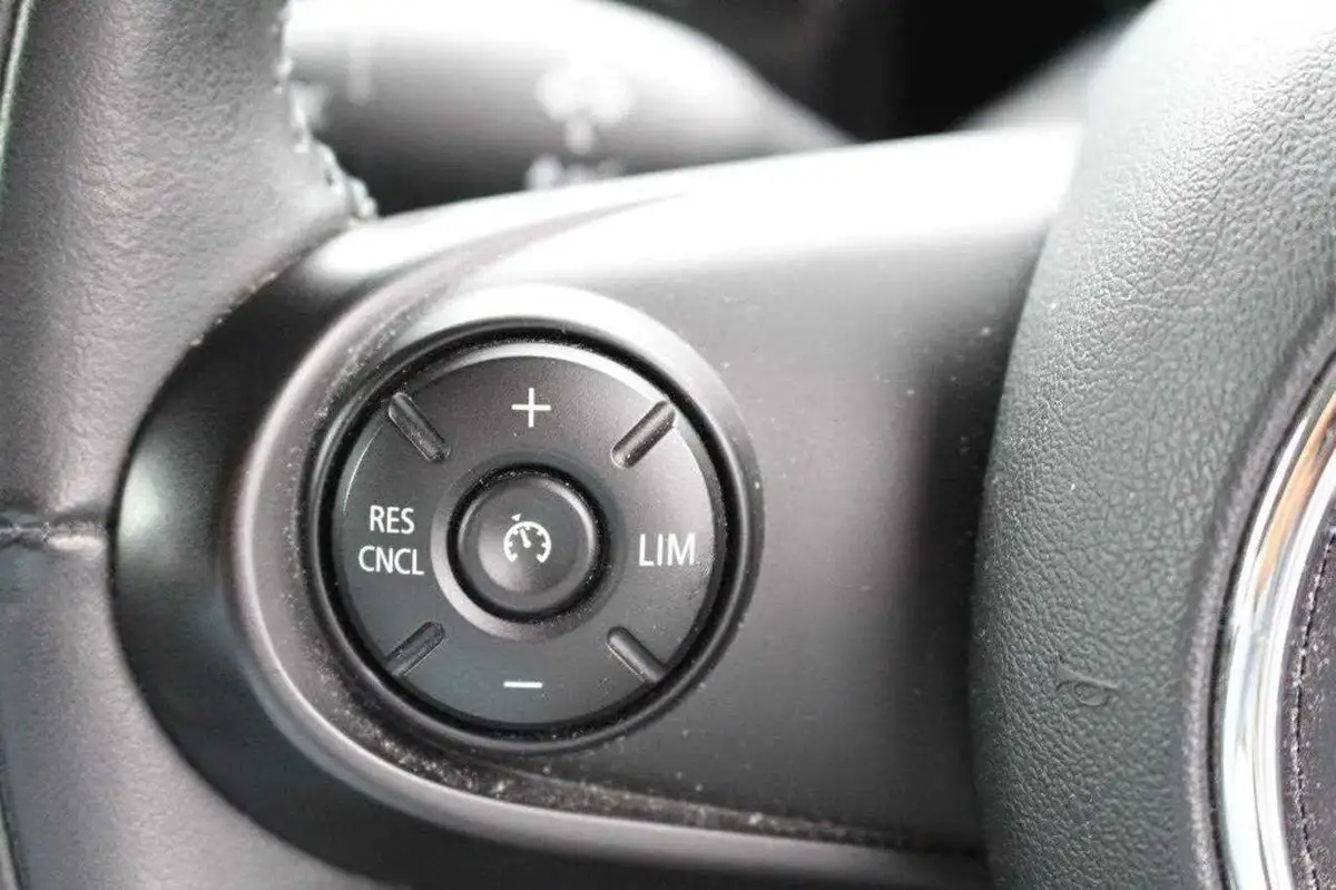 2019-mini-clubman-15-cooper-classic-134bhp-big-31