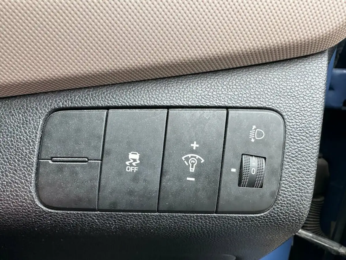 2015-hyundai-i10-10-s-big-22