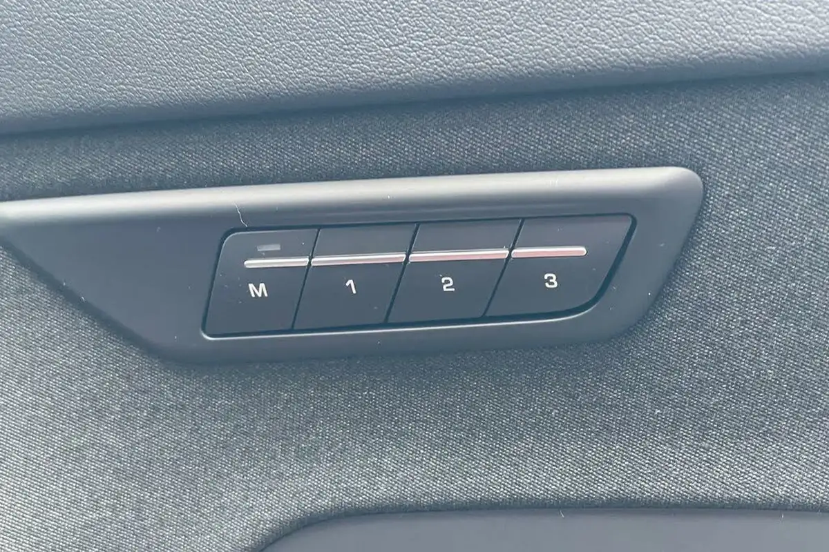 2024-jaguar-e-pace-15-p160-r-dynamic-hse-black-big-54