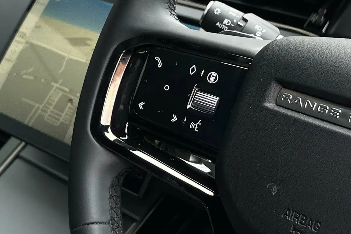 2024-land-rover-range-rover-evoque-15-p300e-s-big-41